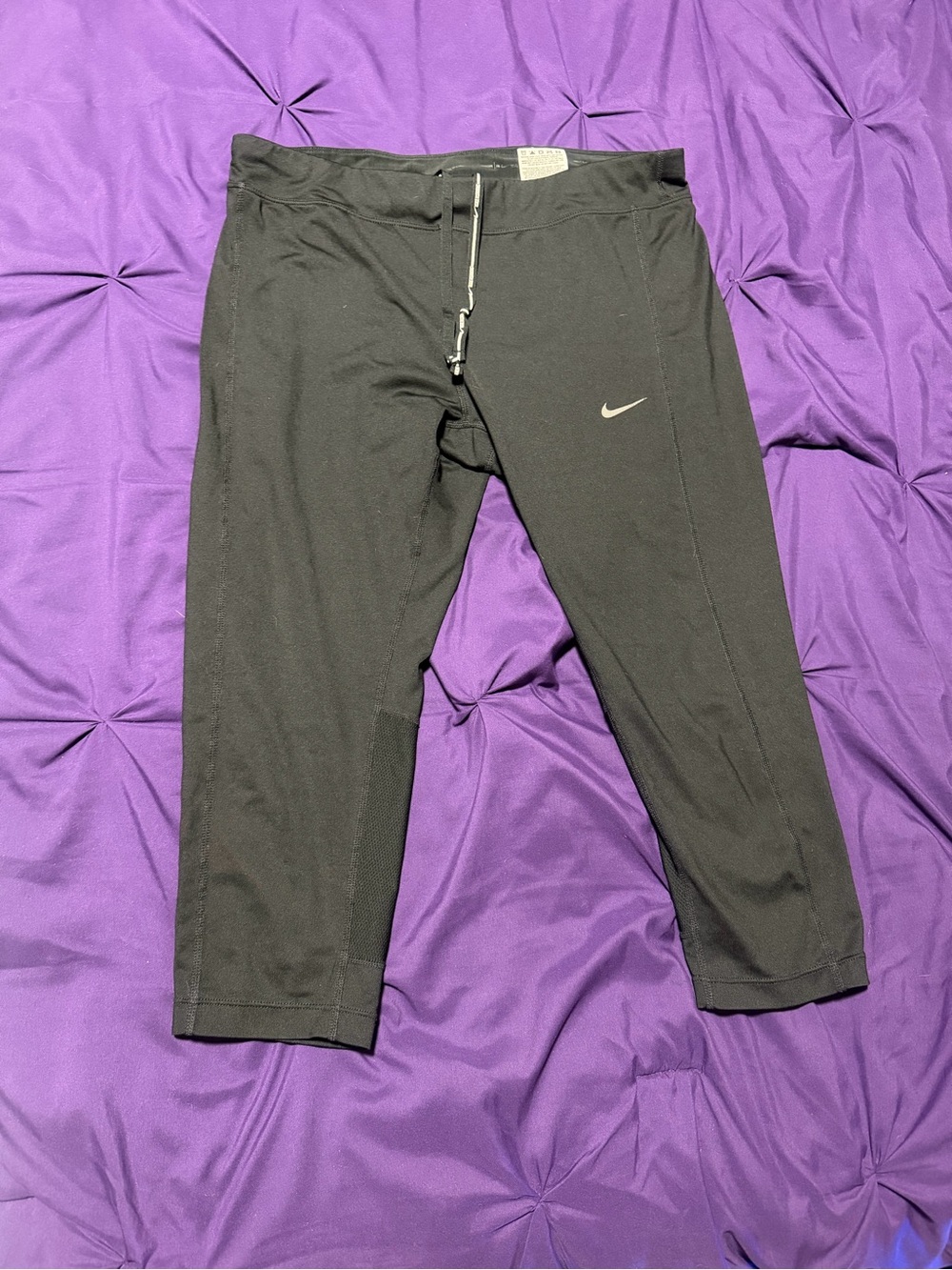 Nike Women's Large Dri-Fit Black Cropped Running Capri Tights